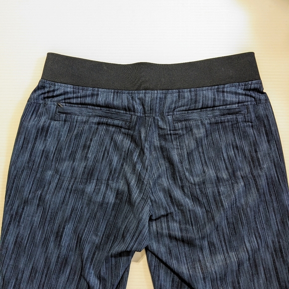 Athleta Stride Midtown Ankle Pant Blue Variegated Striated Pattern Size 6 - Picture 8 of 14